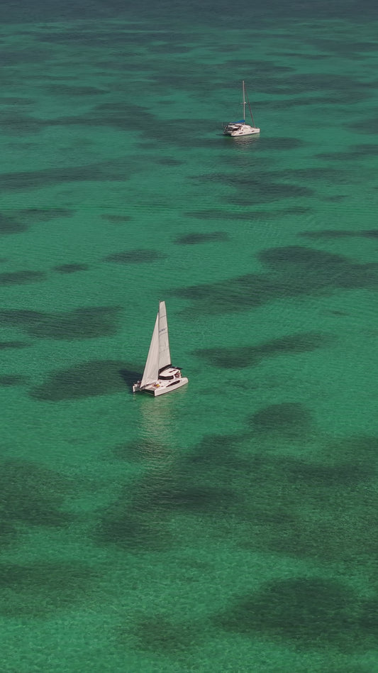 Catamaran Sailing the Bahamas